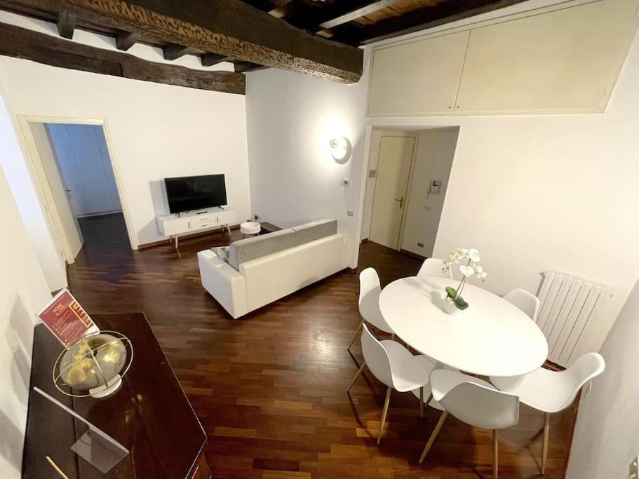 Tower Gombito'S Apartment Bergamo Exterior photo